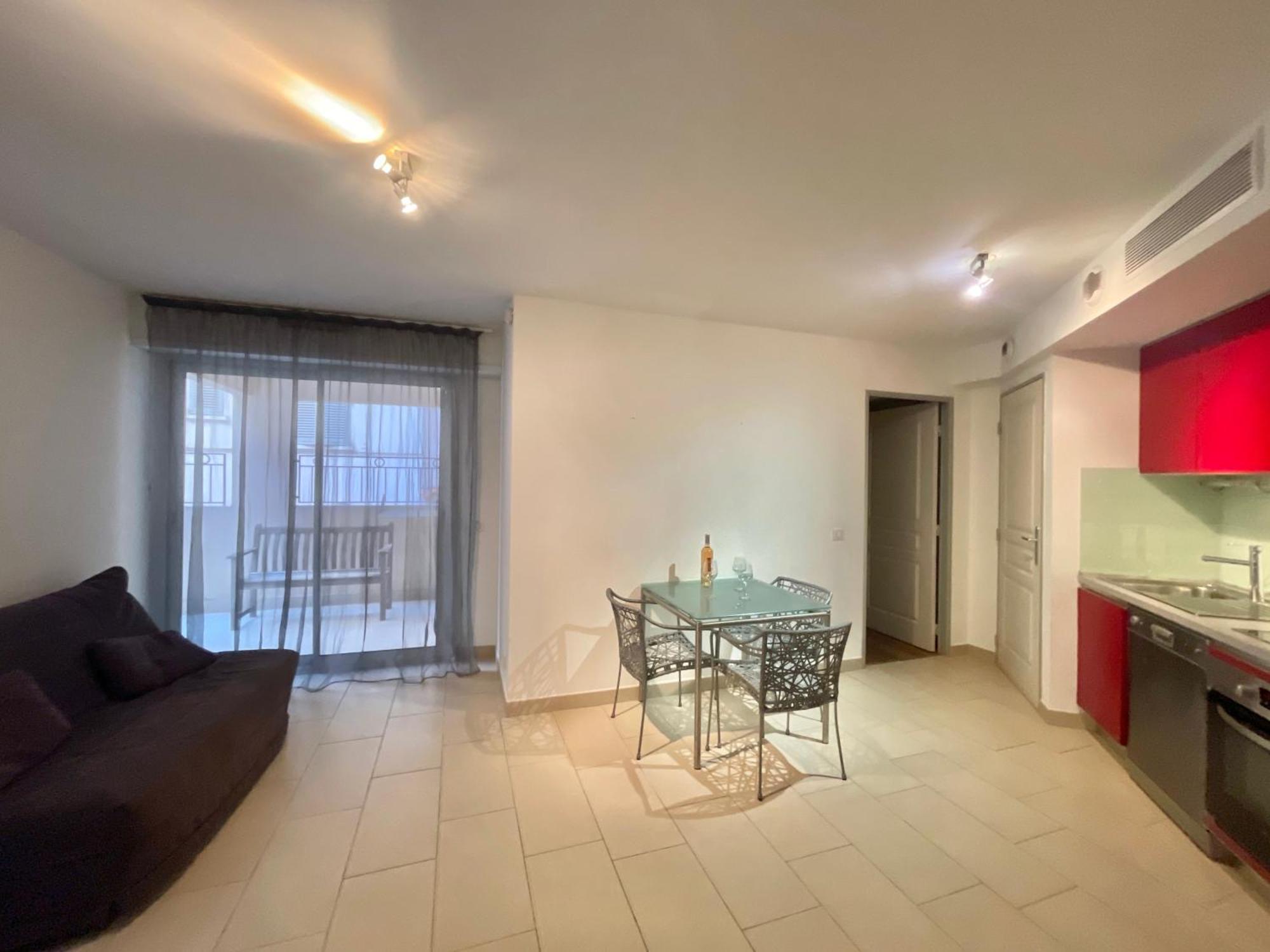 Le Vieux Port Apartments Кан Екстериор снимка