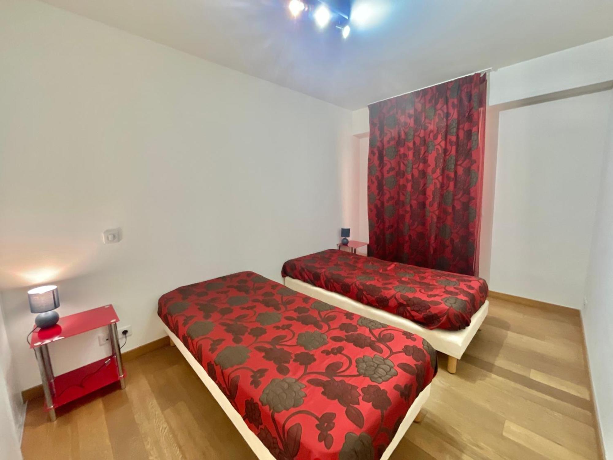 Le Vieux Port Apartments Кан Екстериор снимка