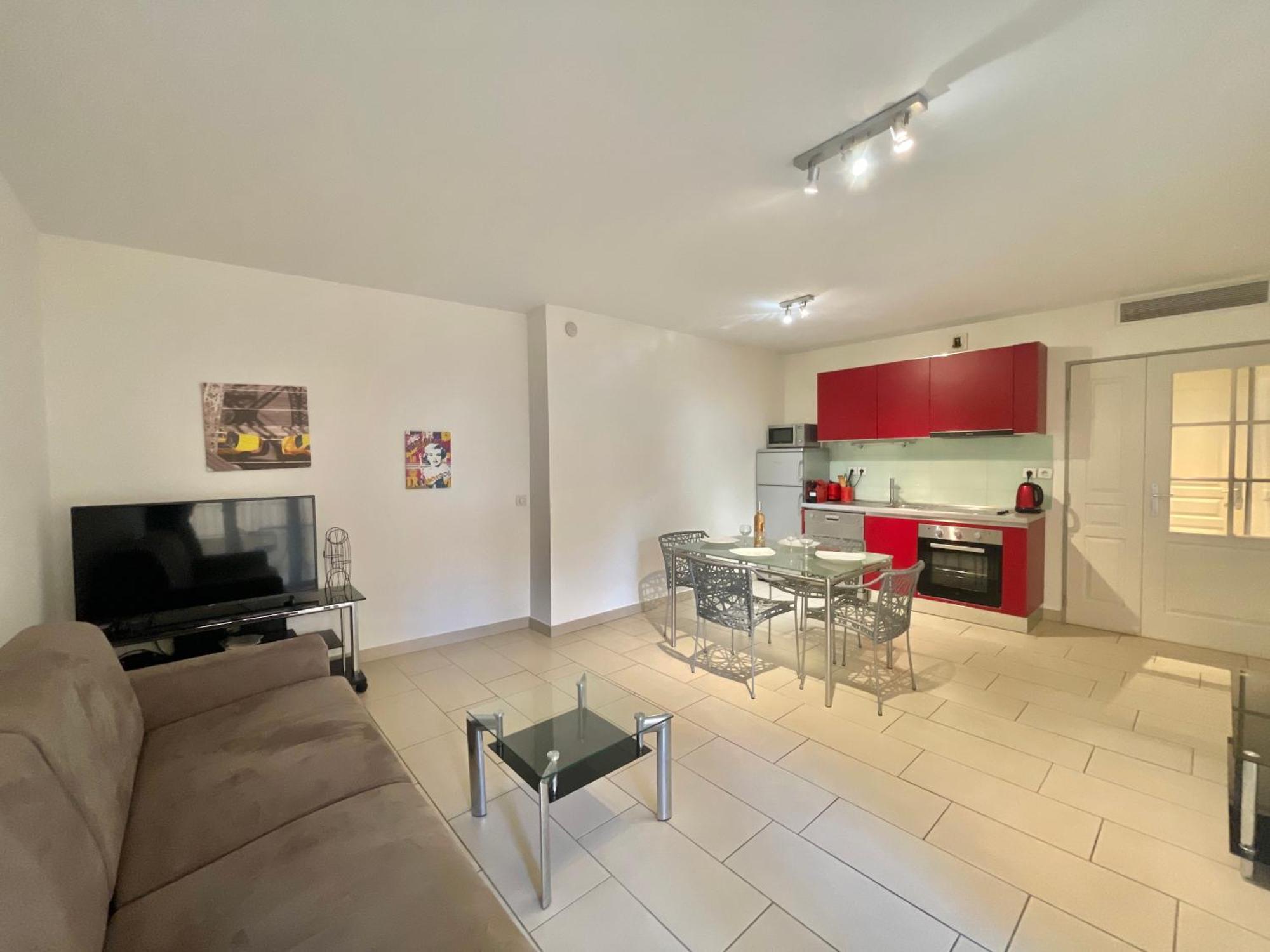 Le Vieux Port Apartments Кан Екстериор снимка