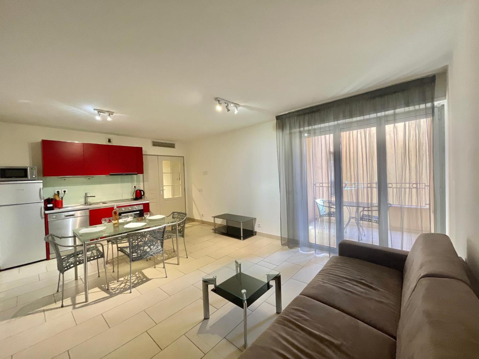 Le Vieux Port Apartments Кан Екстериор снимка