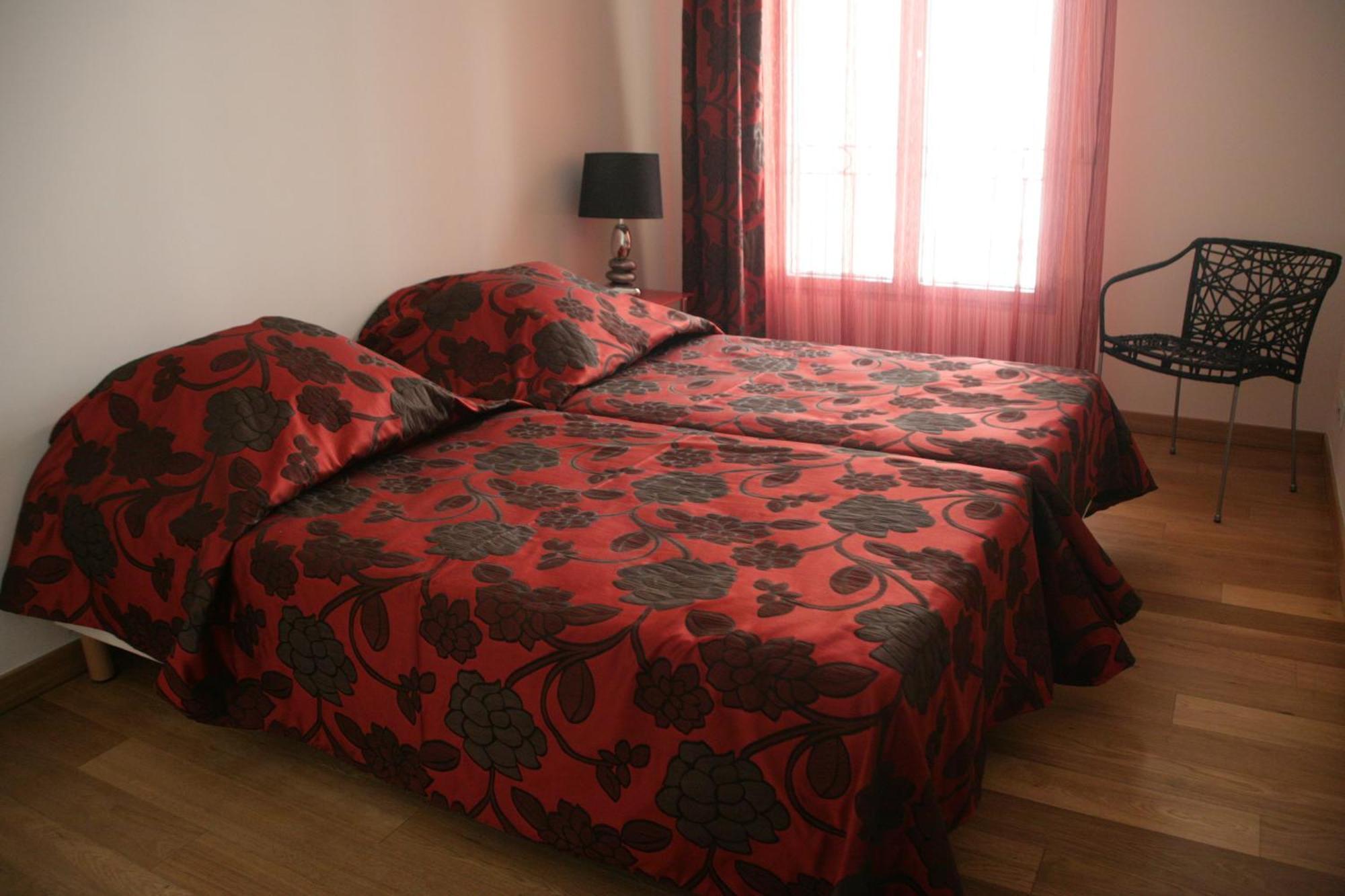 Le Vieux Port Apartments Кан Екстериор снимка