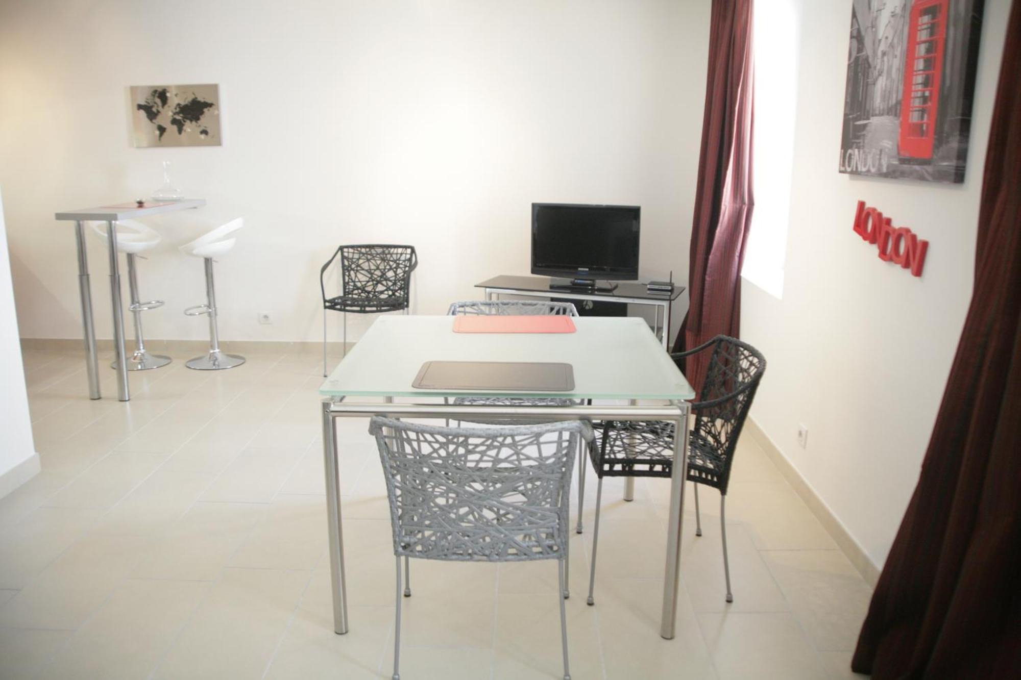 Le Vieux Port Apartments Кан Екстериор снимка