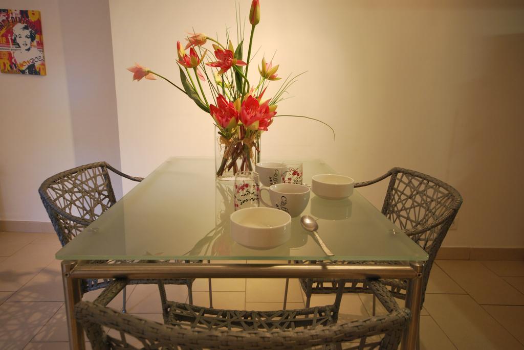 Le Vieux Port Apartments Кан Екстериор снимка