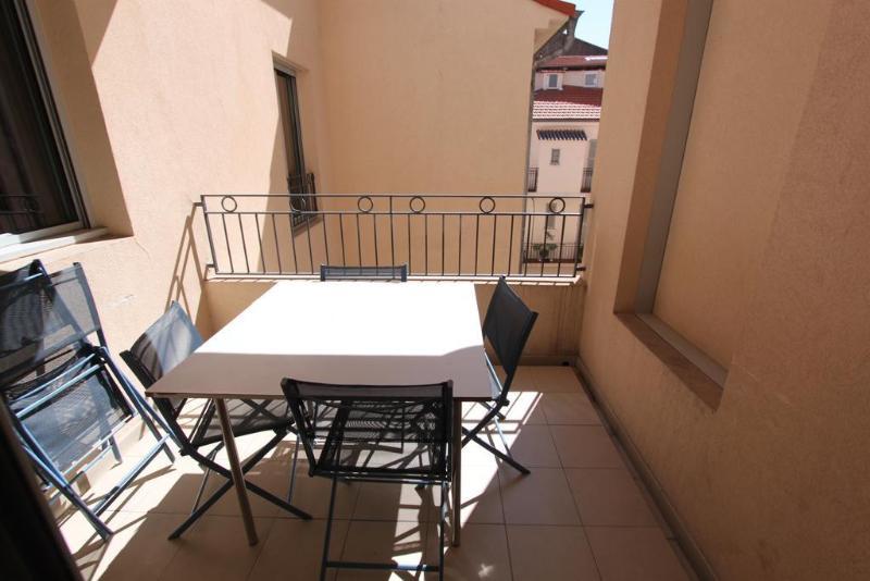 Le Vieux Port Apartments Кан Екстериор снимка
