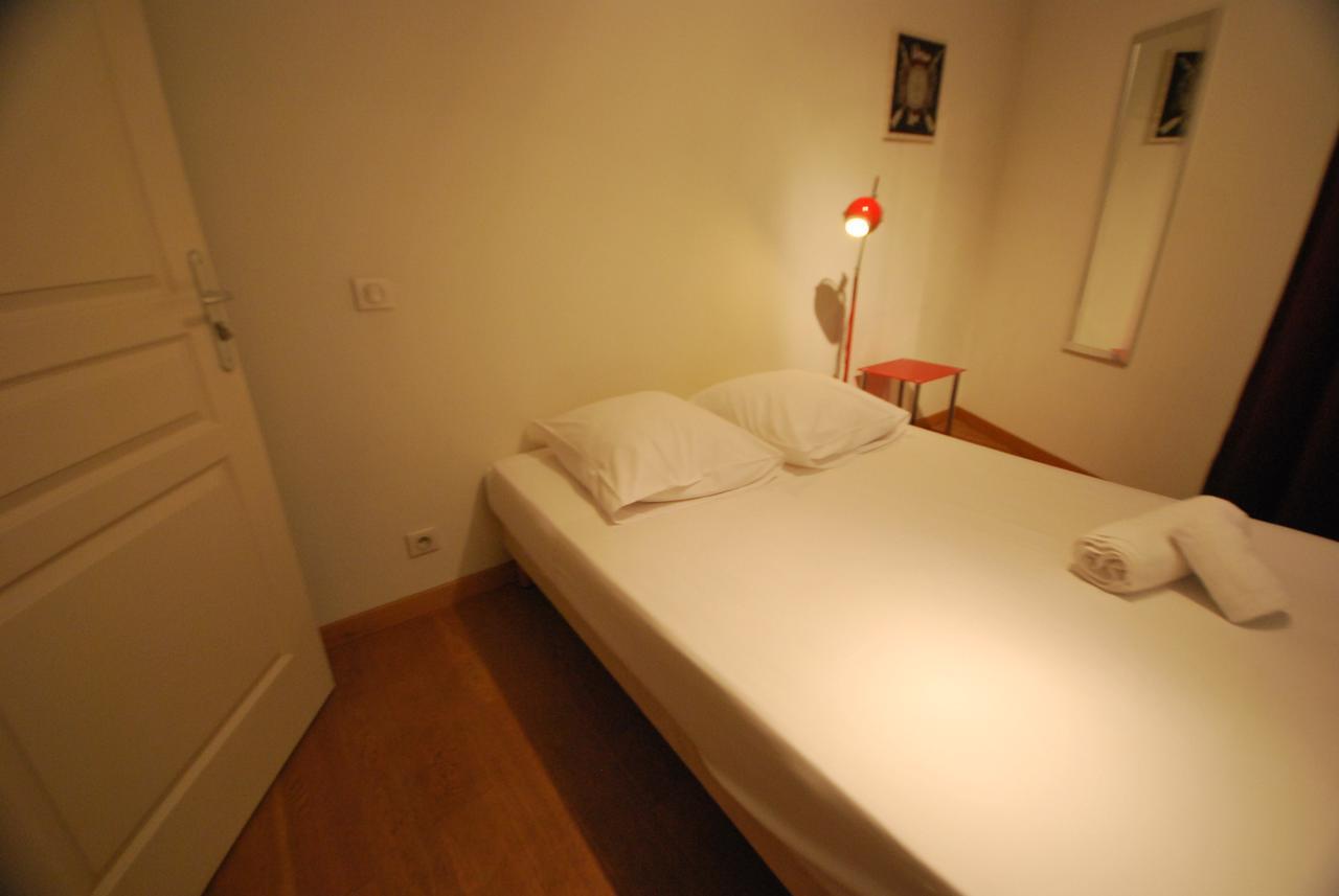 Le Vieux Port Apartments Кан Екстериор снимка